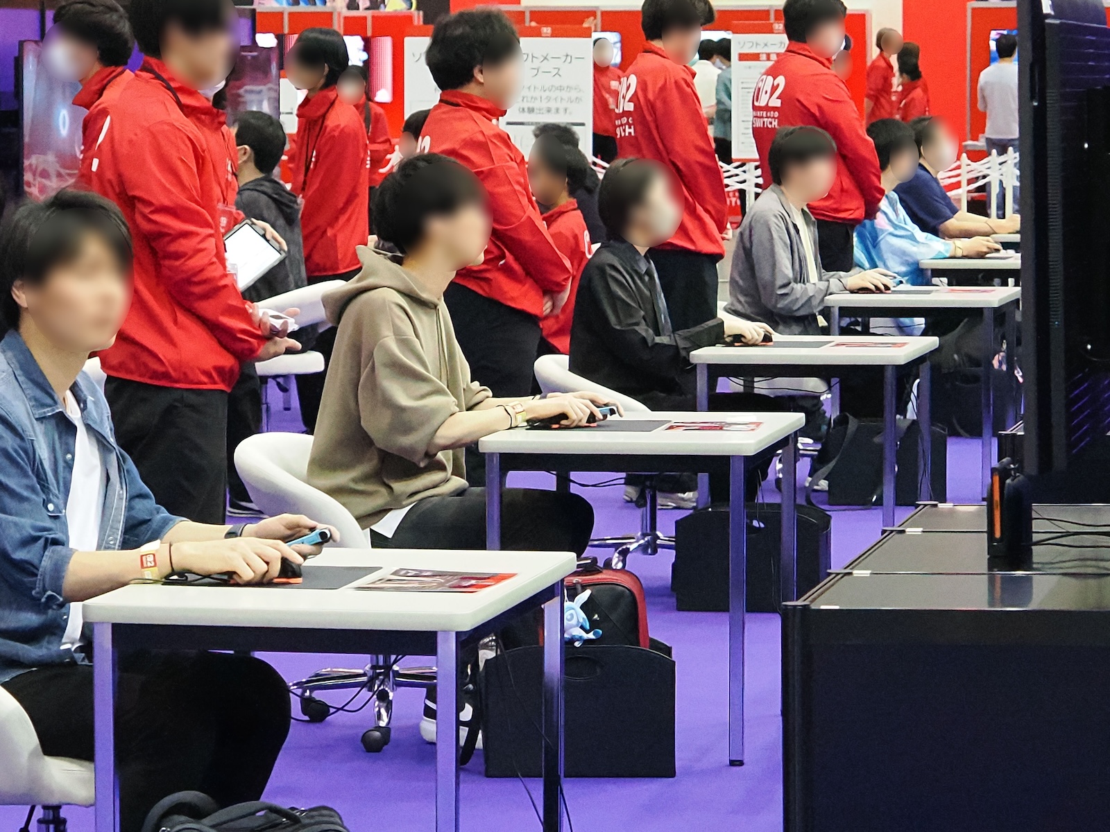 片方はマウス、もう片方はボタン操作という新しい操作方法を体験できた