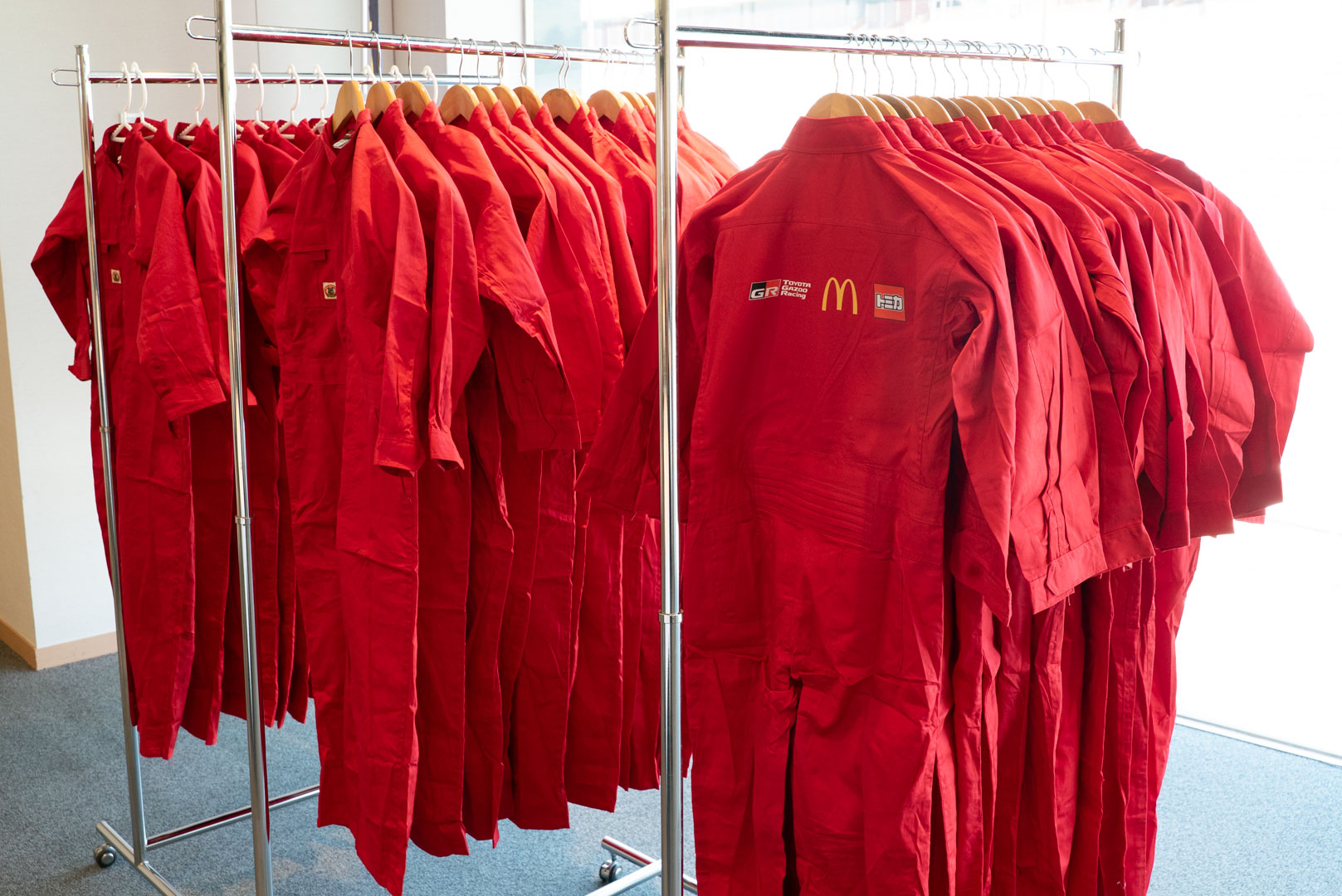 大人も着てみたくなるレベルの高いオリジナルツナギ