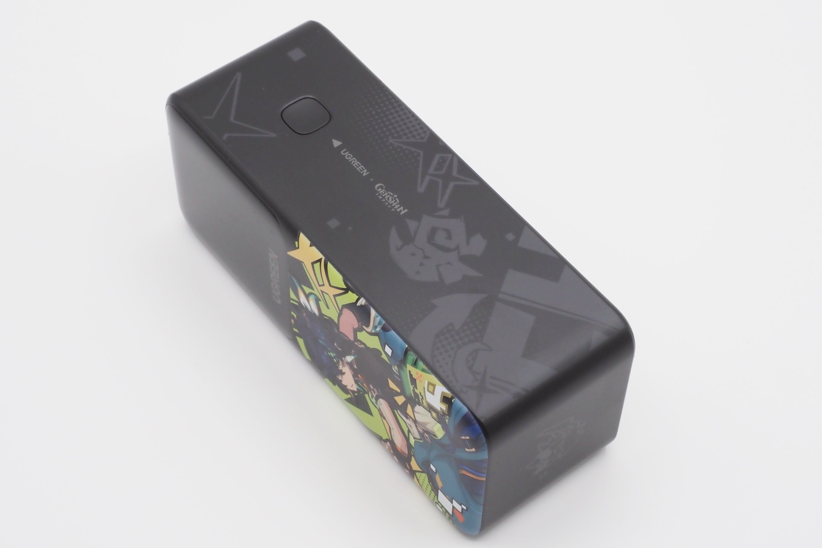 右サイドには「UGREEN×Genshin Impact」の文字