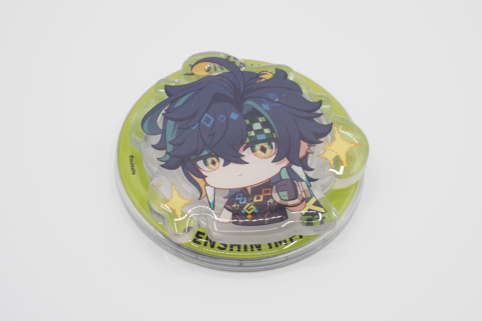 デフォルメされたキィニチが可愛いスマホスタンド