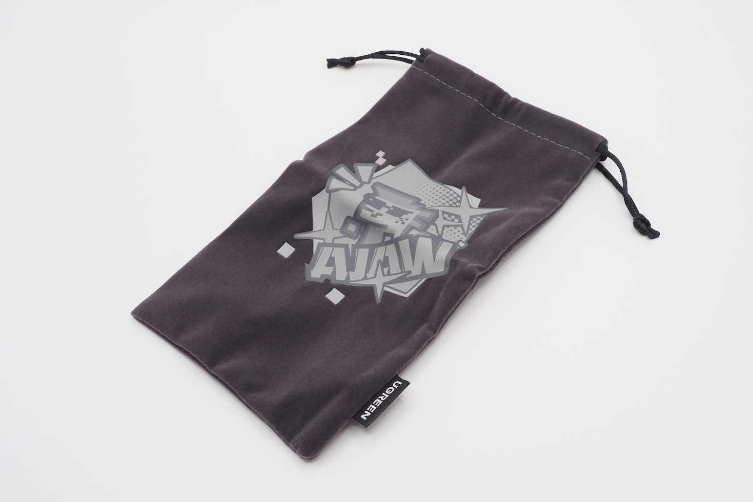 アハウがプリントされた巾着