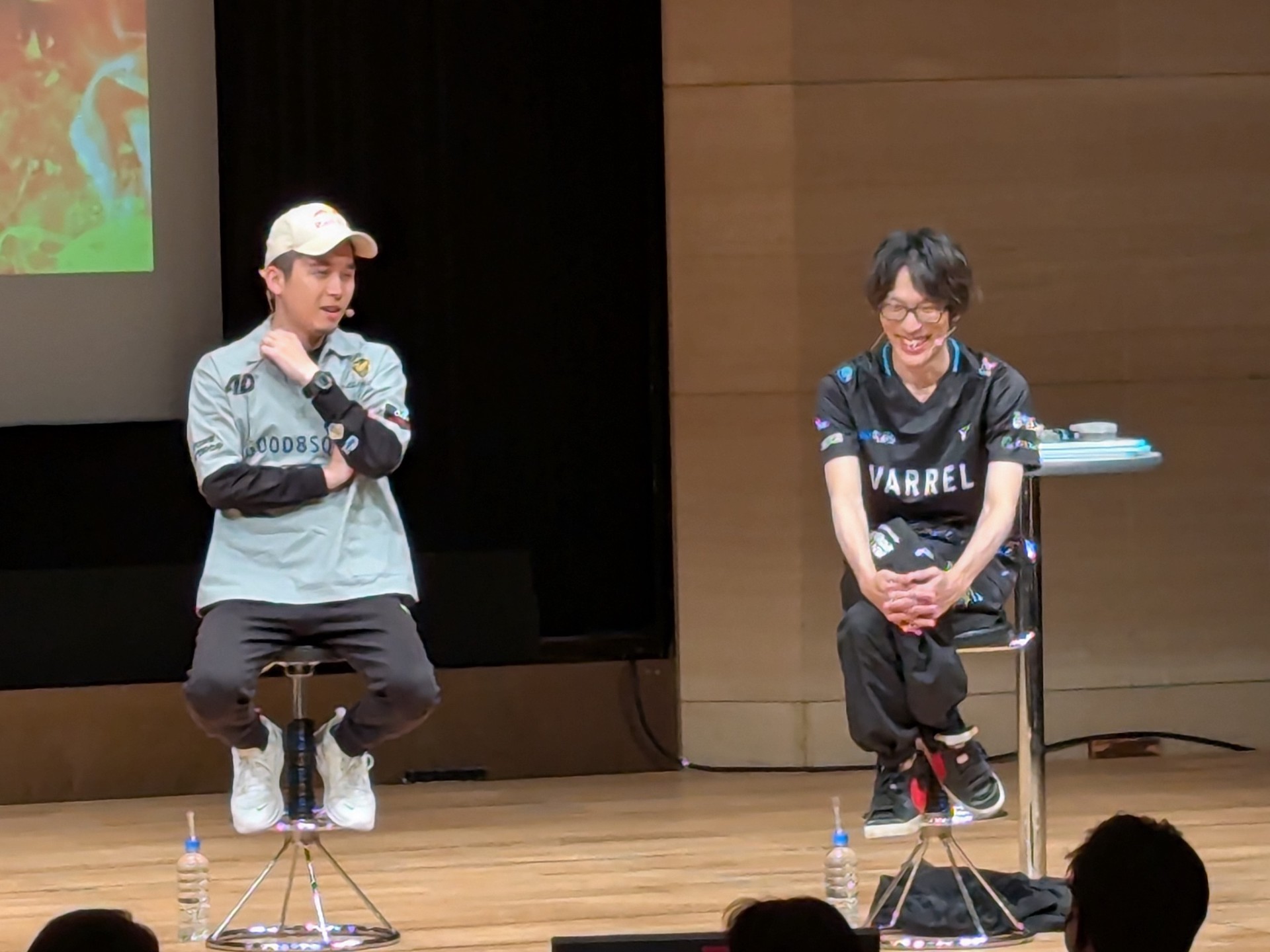 こうしたトークイベントではマゴ選手の豊かな表情と動きのあるトークが場慣れしている印象を受ける。ガチくん選手もトークの端々でいい絡みをしていたり、マゴ選手に対して乱暴なツッコミを入れるなど、長年の付き合いが感じられるトークとなっていた