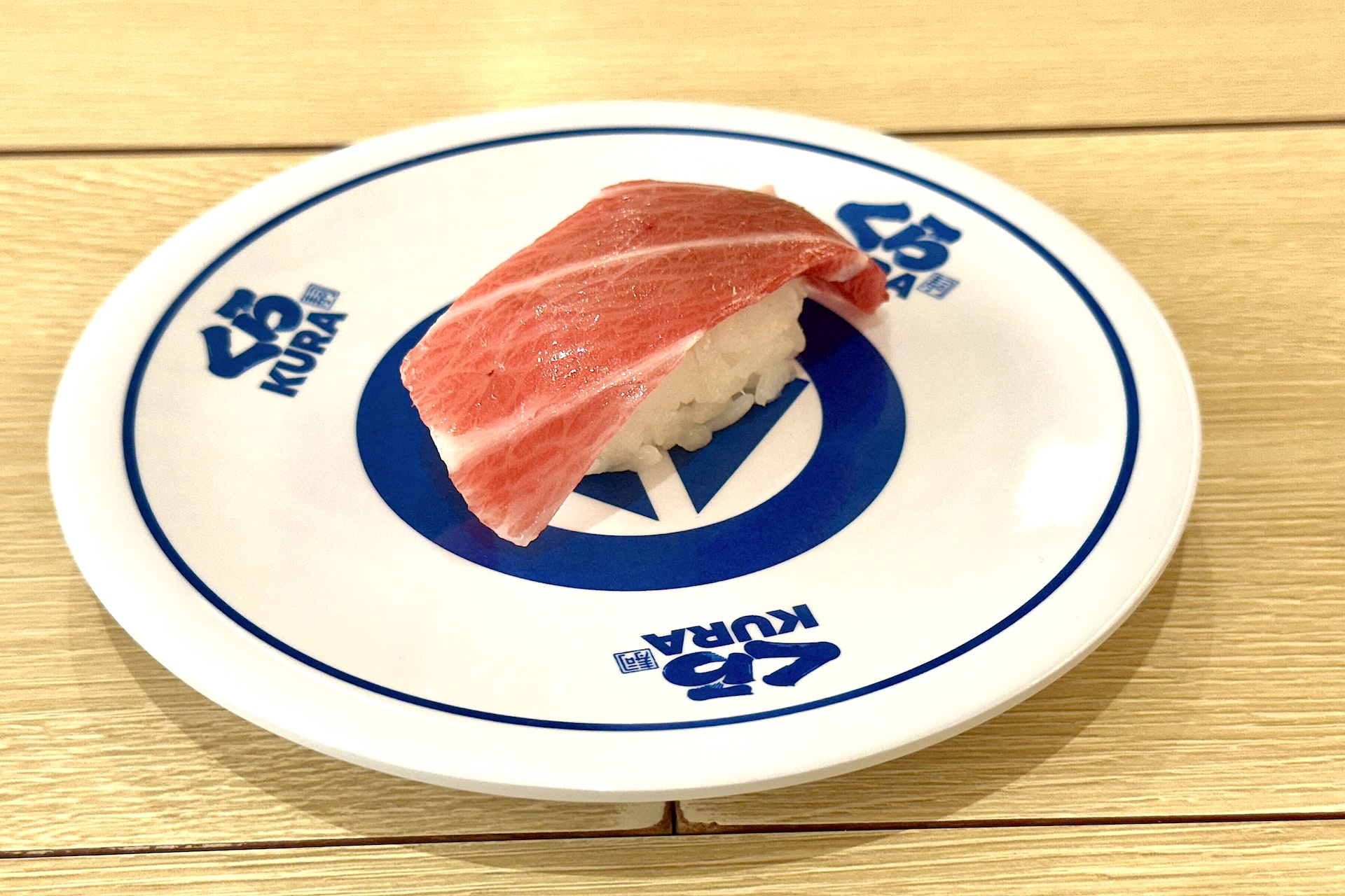 国産天然 本まぐろ大とろ（一貫） 390円 販売期間：5月2日〜5月11日