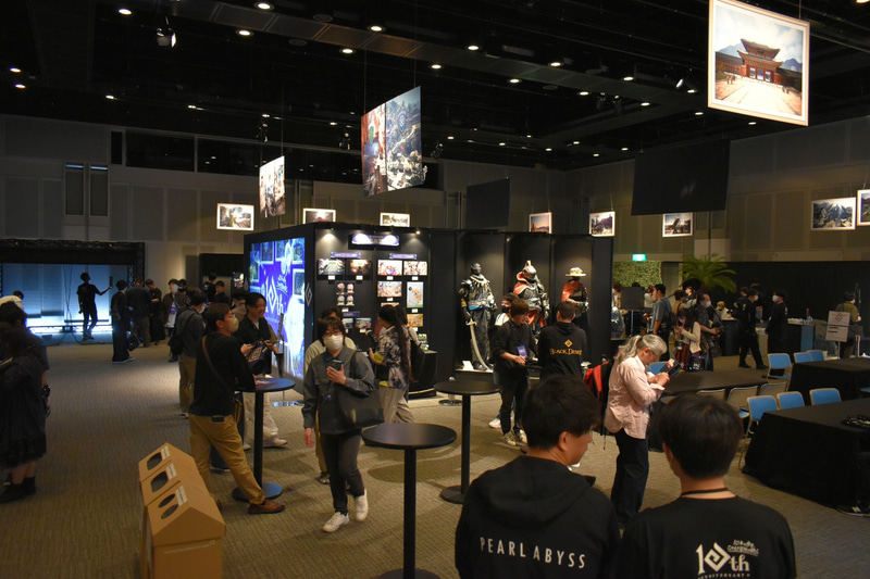 会場には多くの冒険者が集まり、交流やアトラクションを楽しんでいた