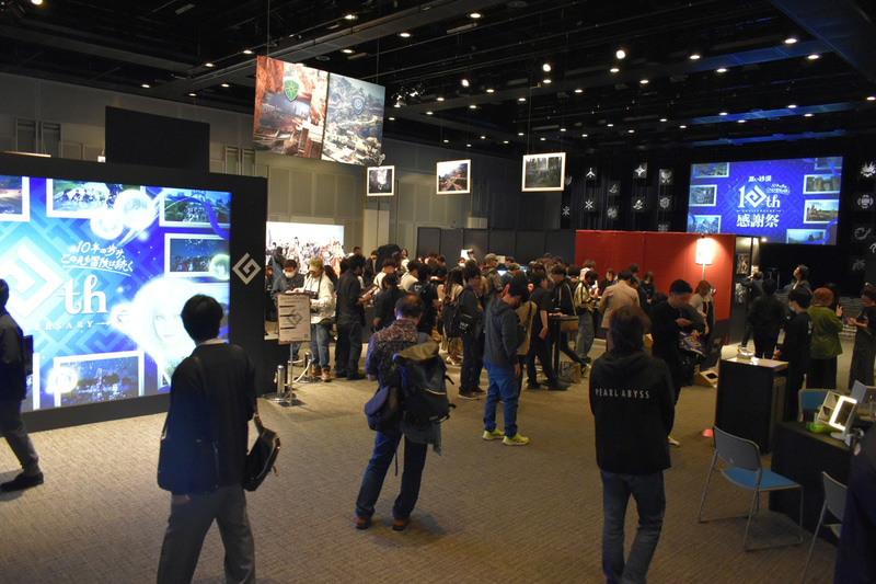 会場には多くの冒険者が集まり、交流やアトラクションを楽しんでいた