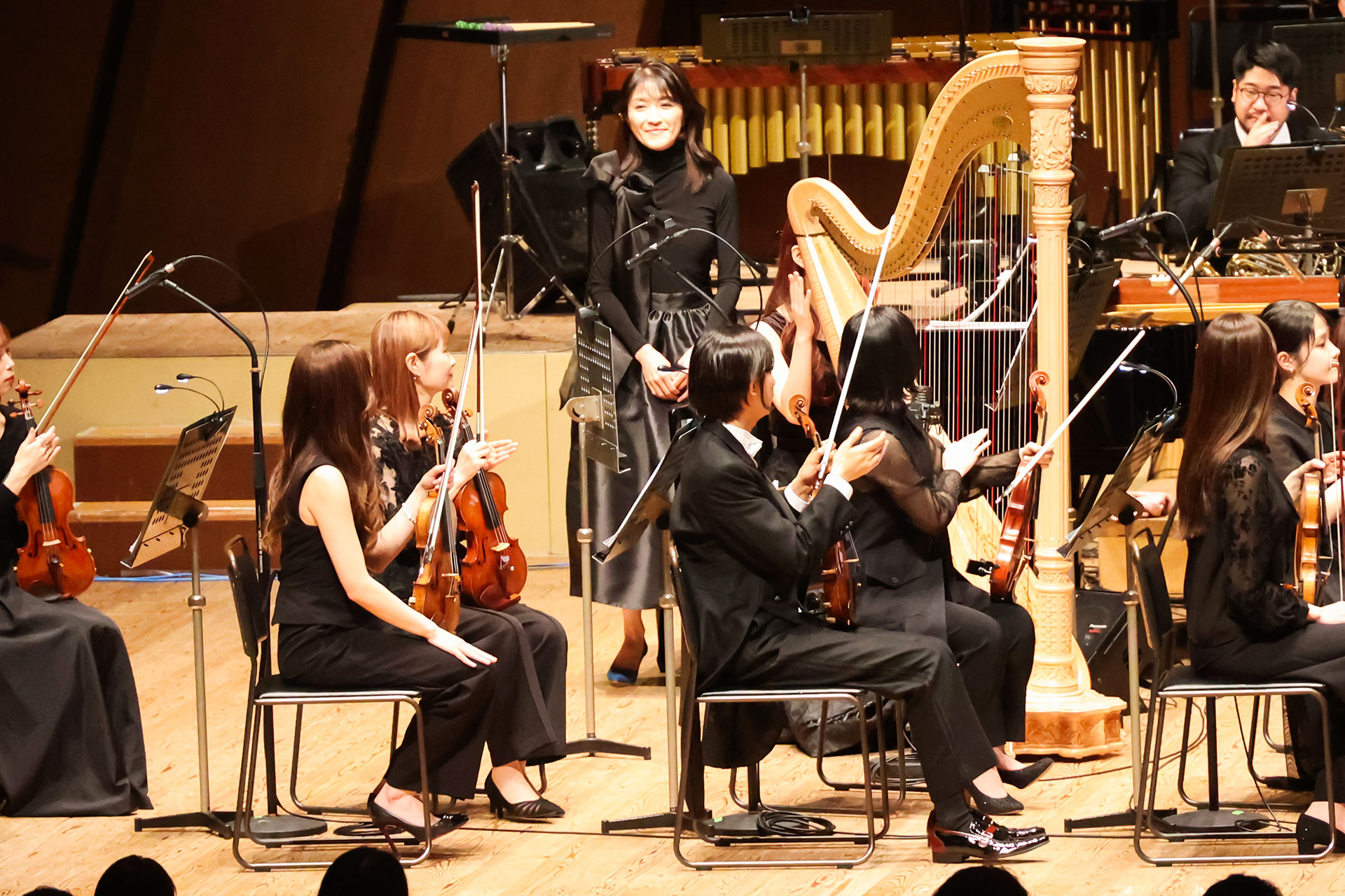 第二部のラストでは、ピアノソロとして東野美紀氏が演奏に参加
