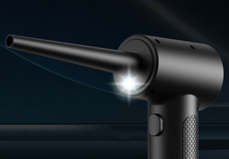 暗い場所でも使えるLEDライト付き