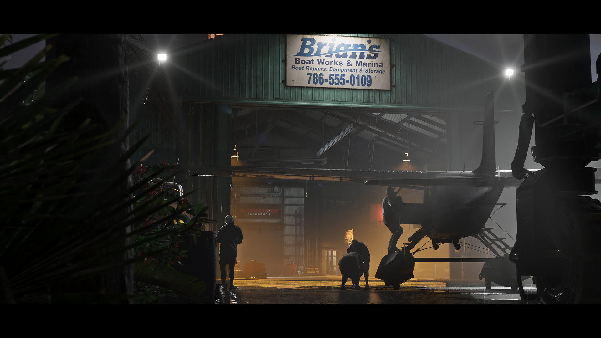 怪しげな荷物を飛行機に積み込む。海で受け渡しをするようだ