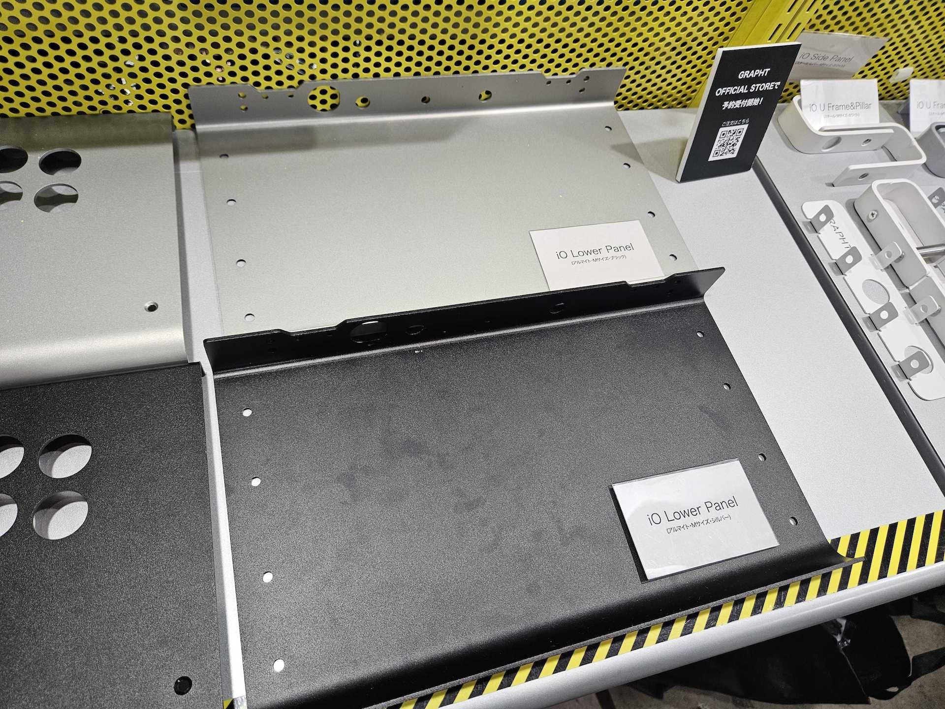 用意された様々なパーツから好みのものを選べる。現在の段階で発注できるレバーとボタンについては三和電子製レバーとボタン、内部基板はBrookのもののみ。しかし、将来的には様々なパーツの組み合わせも検討しているとのコメントを頂いた