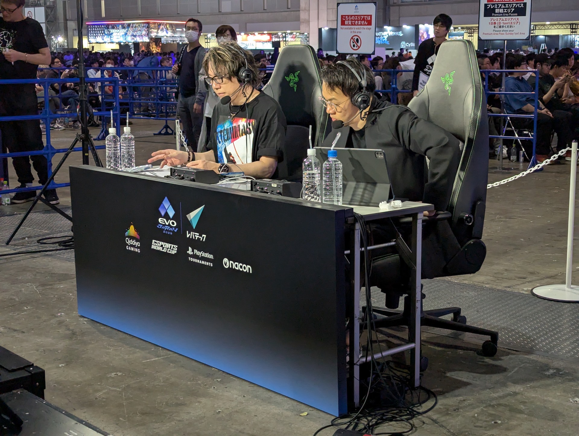 実況はアール氏、解説はハメコ。氏が務める