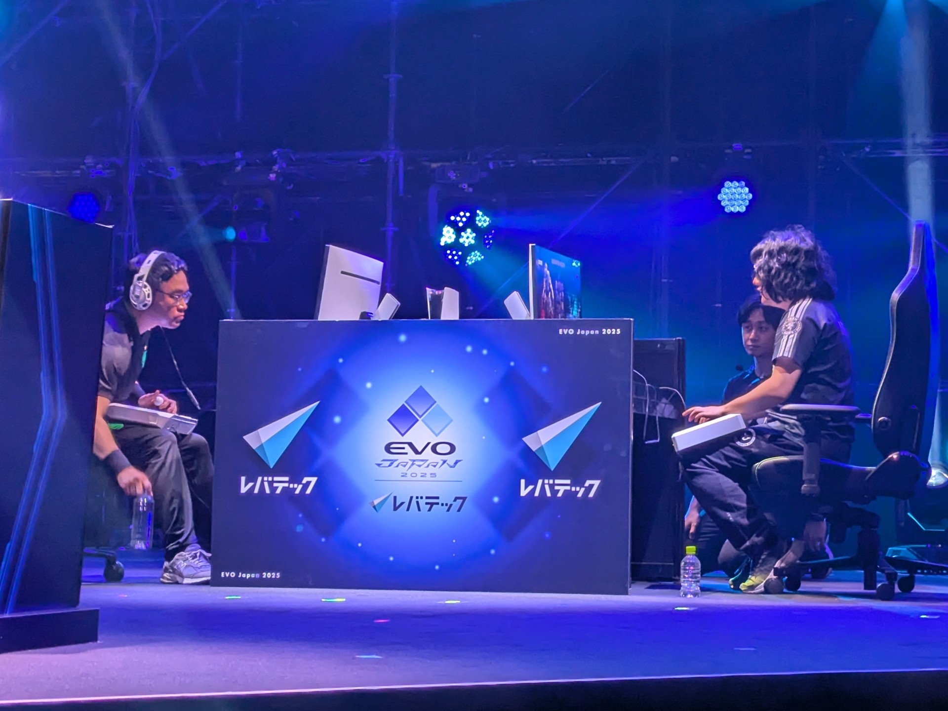 Losers2回戦はNL選手とLeShar選手の1戦。同じ韓国籍同士の対決はLeShar選手が勝利