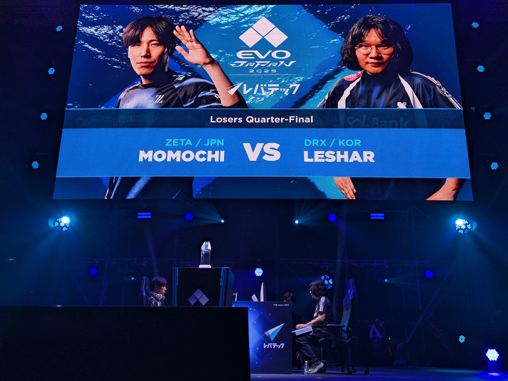 Losers4回戦はももち選手とLeShar選手の1戦。ここはももち選手が勝利し、Losers Semi-Finalに進出を決めた