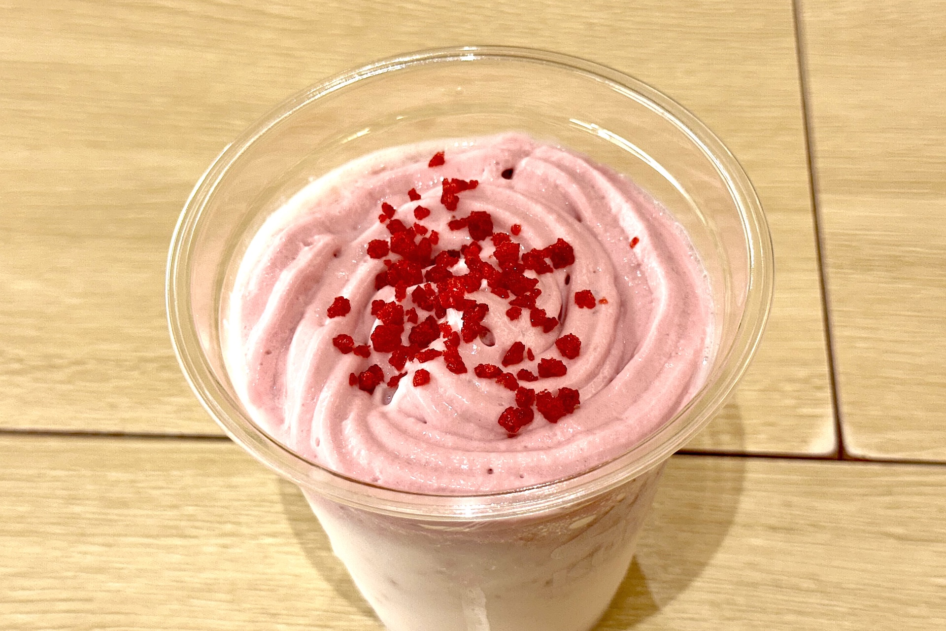 たっぷりのつぶつぶのいちご顆粒で食感も楽しい