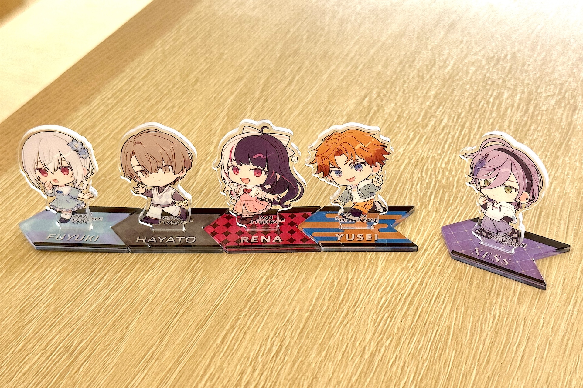 台座は繋げられる形状になっている。複数集めてディズプレイを楽しもう