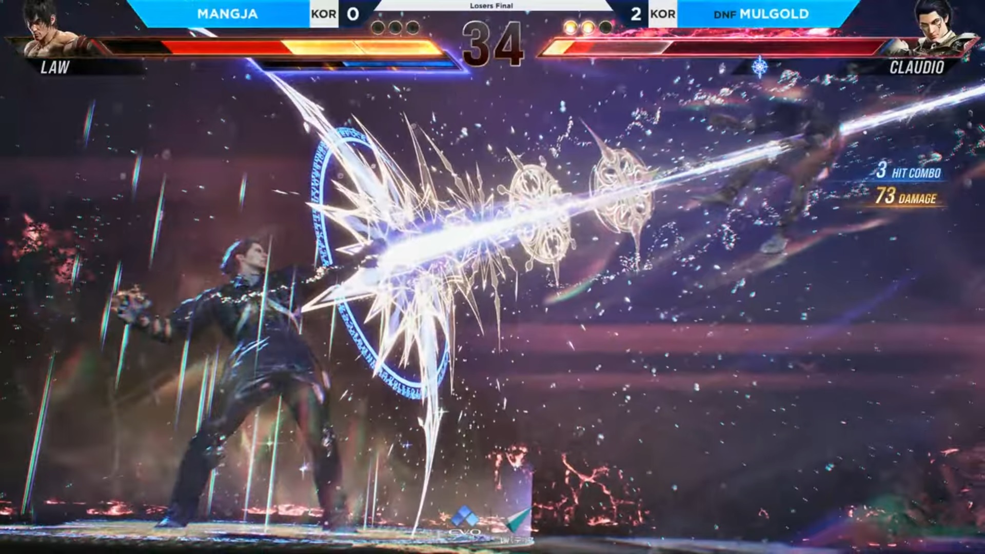 高度な防御スキルを持っているからこそか、普通なら大味な選択肢であるアーマー判定がある大技・レイジアーツを用いての切り返しも成功させる。読まれてガードされていれば大ダメージの確定反撃をいれられてKOされるのがオチなのだが、これすら通っていた