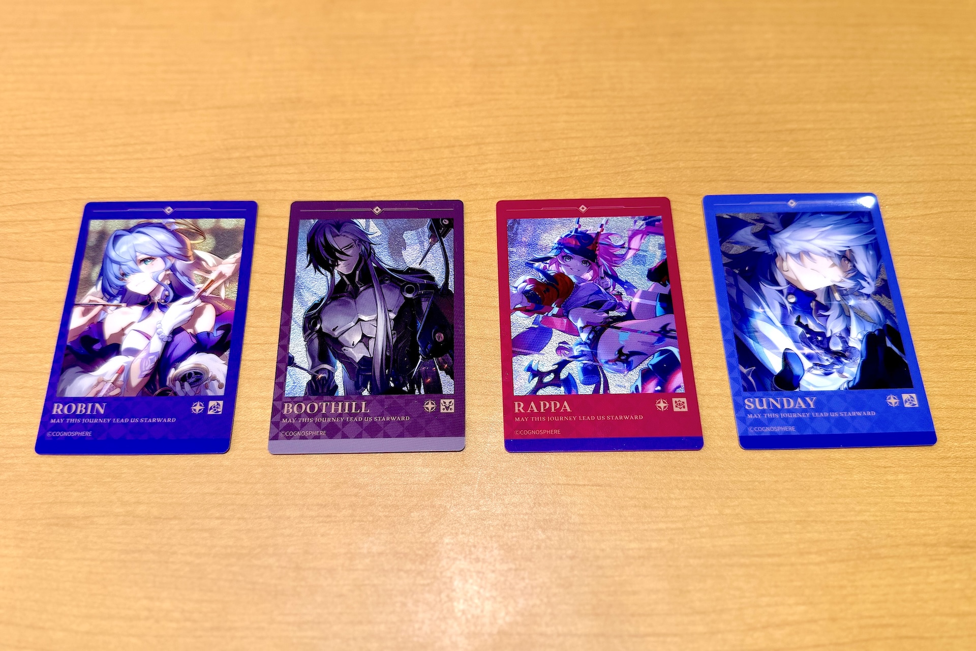 メタリックカードは後半は新たに全4種が登場