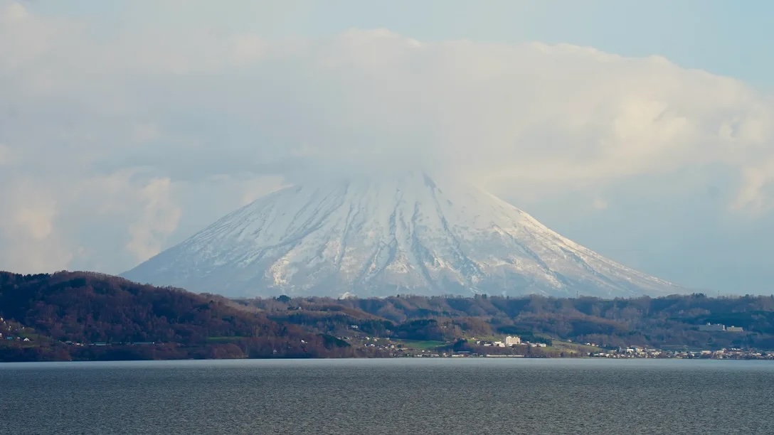 Sucker Punchの資料収集チーム、左から右へ： Ian Ryan、 Jason Connell、Nate Fox、Joanna Wang、Rob Davis、片見龍平