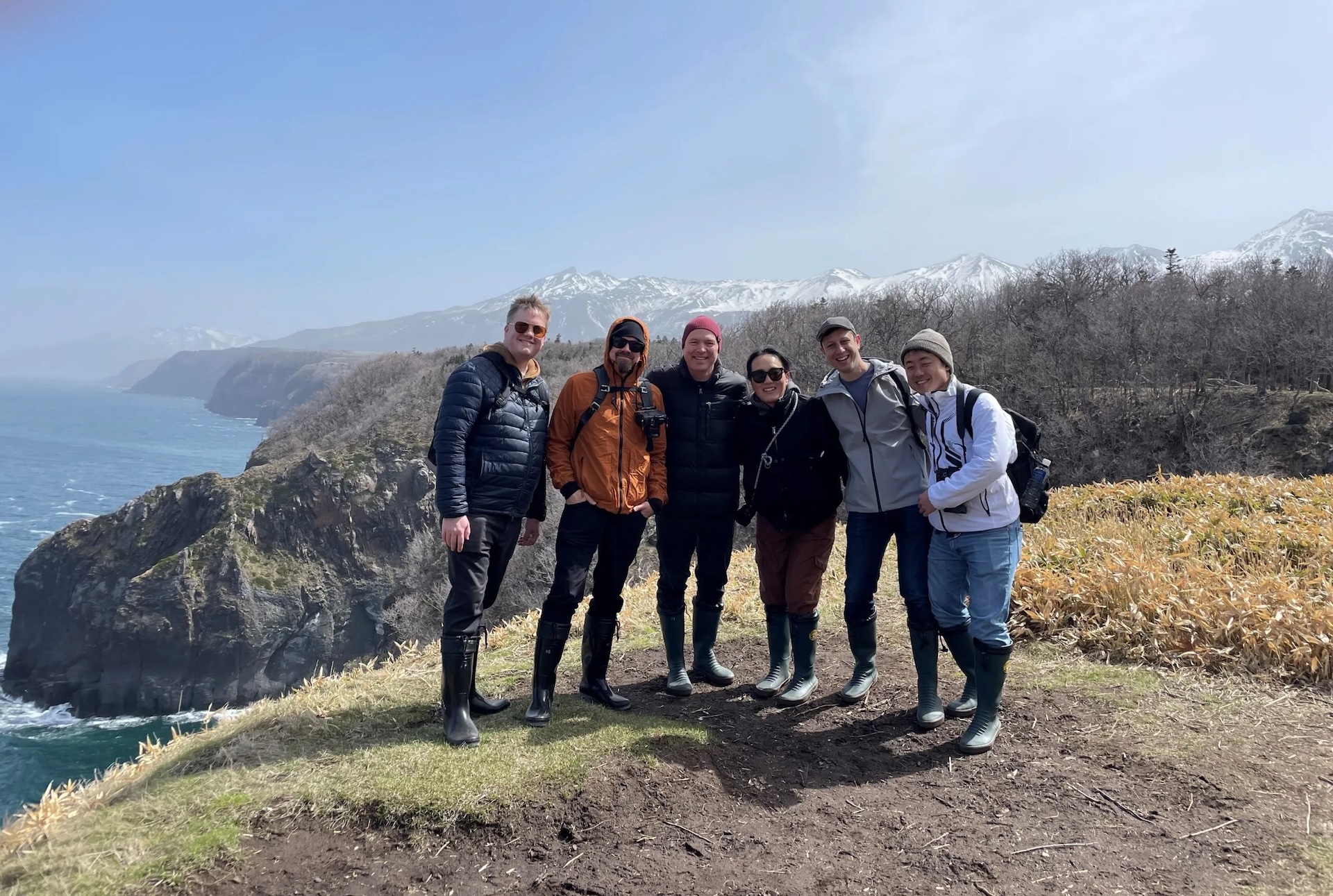 Sucker Punchの資料収集チーム、左から右へ： Ian Ryan、 Jason Connell、Nate Fox、Joanna Wang、Rob Davis、片見龍平