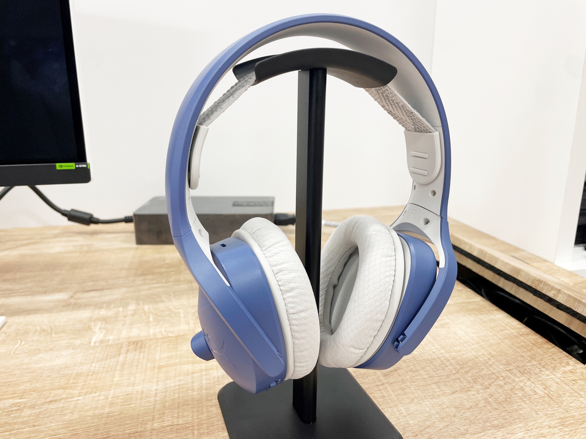 このほか、ゲーミングヘッドセットの新たなカジュアルモデル「Cloud Jet Dual Wireless」も紹介された