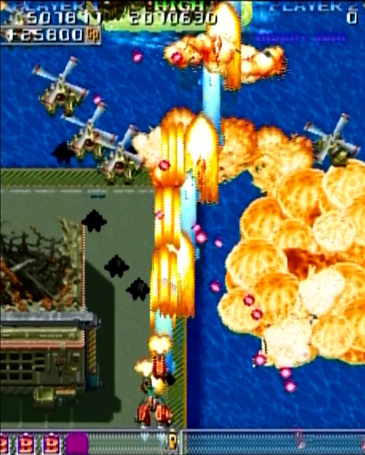 タイプAは正面しか攻撃できないが、ショットの威力と移動速度が最も優れている