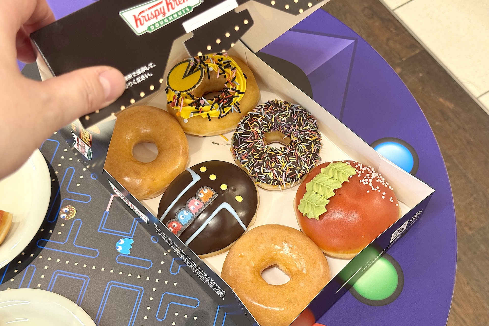 パカッと開けるとこんな感じ。見た目から楽しい