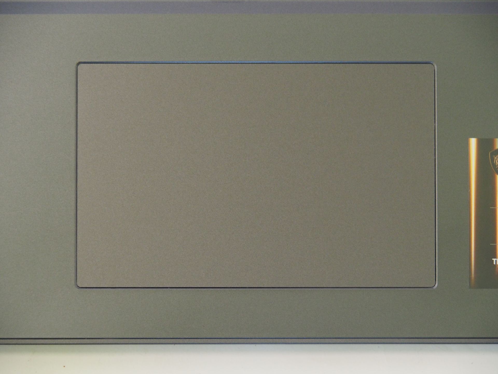 タッチパッドも大型で使いやすい