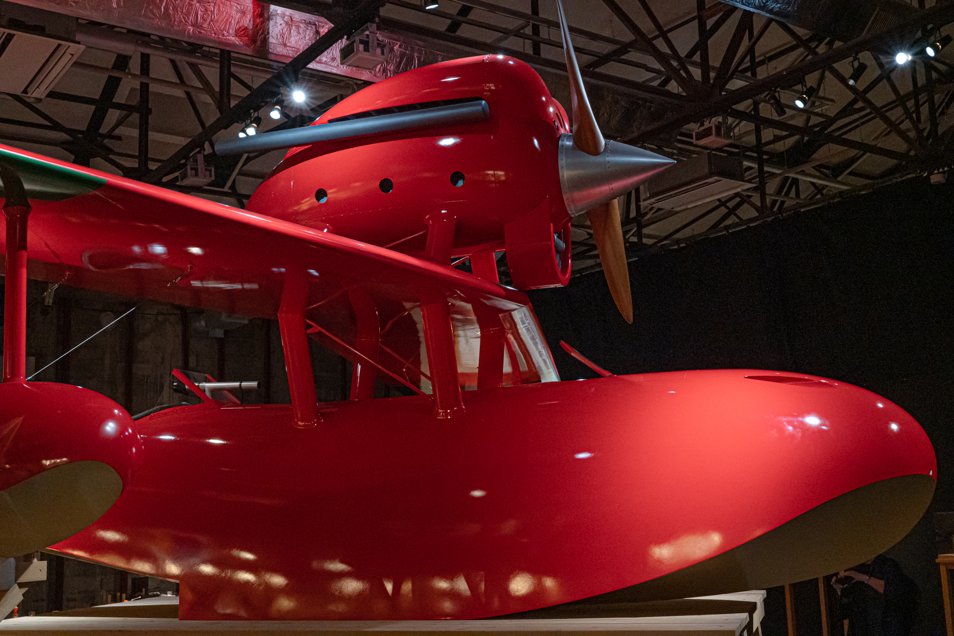 伊原弘氏が中心となって制作したサボイアS-21は、「紅の豚」の舞台となっている1920年代に実在した技術が用いられているとのこと