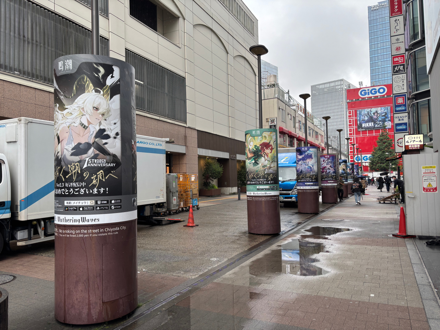 秋葉原内ではフィービーなどキャラクターたちのパネルも置かれている（こちらはボークス秋葉原ホビー天国2）