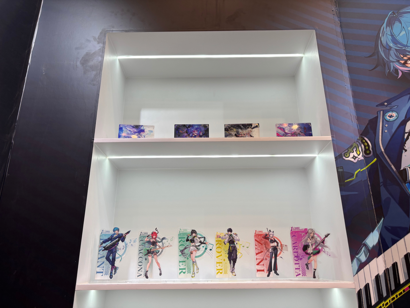 グッズや衣装など様々な展示も