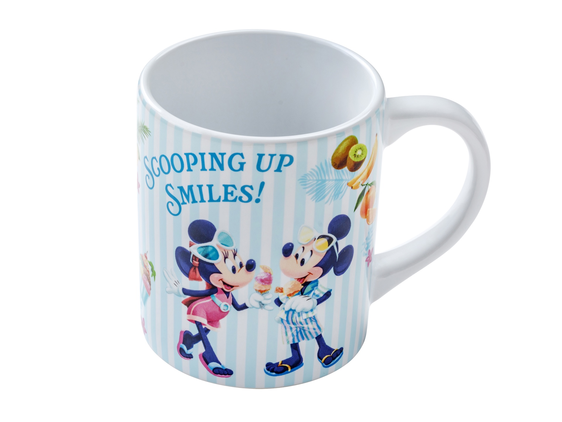 夏を楽しむミッキーマウスたちの様子がデザインされたスーベニアカップ