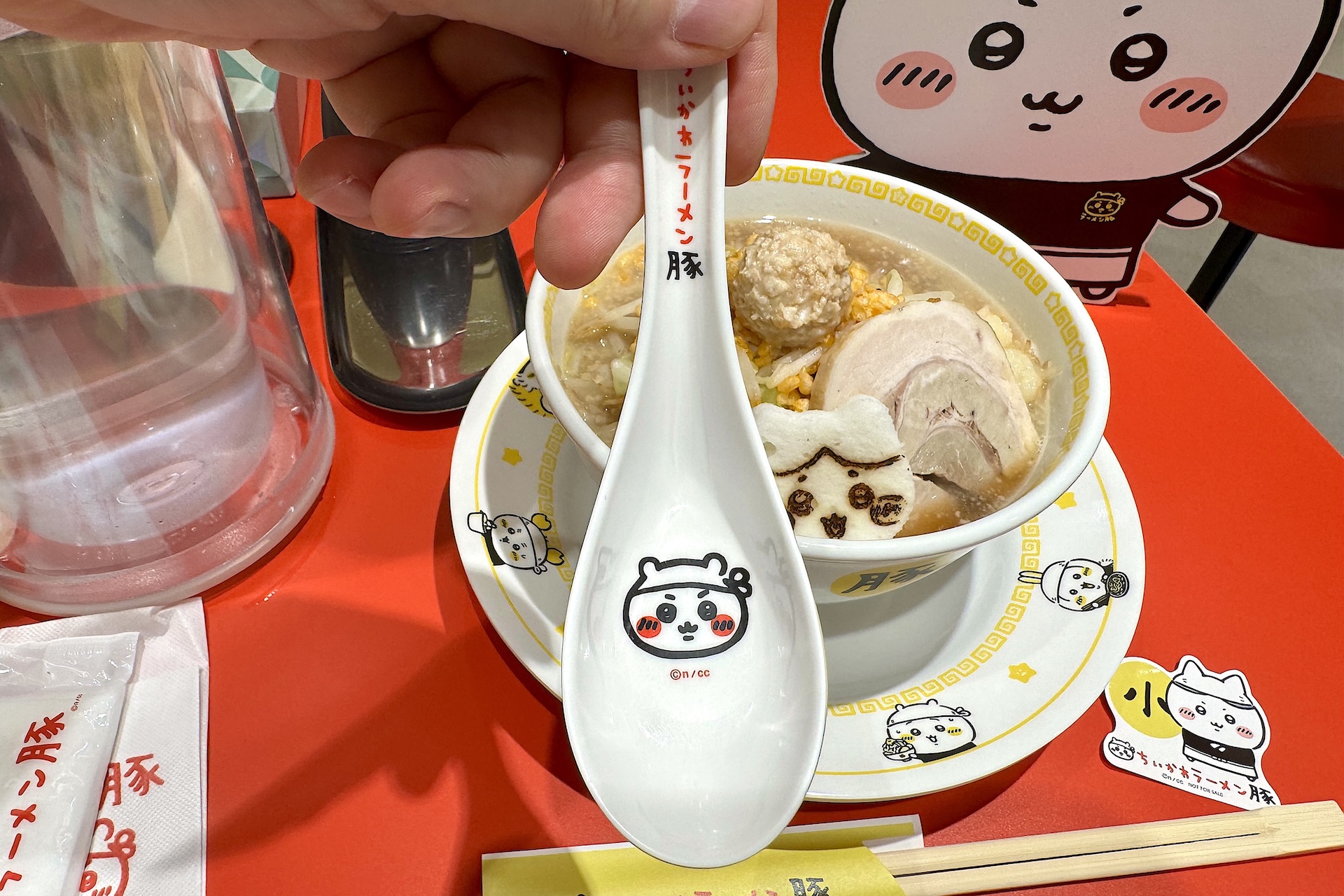 どんぶりに加えレンゲも超可愛い