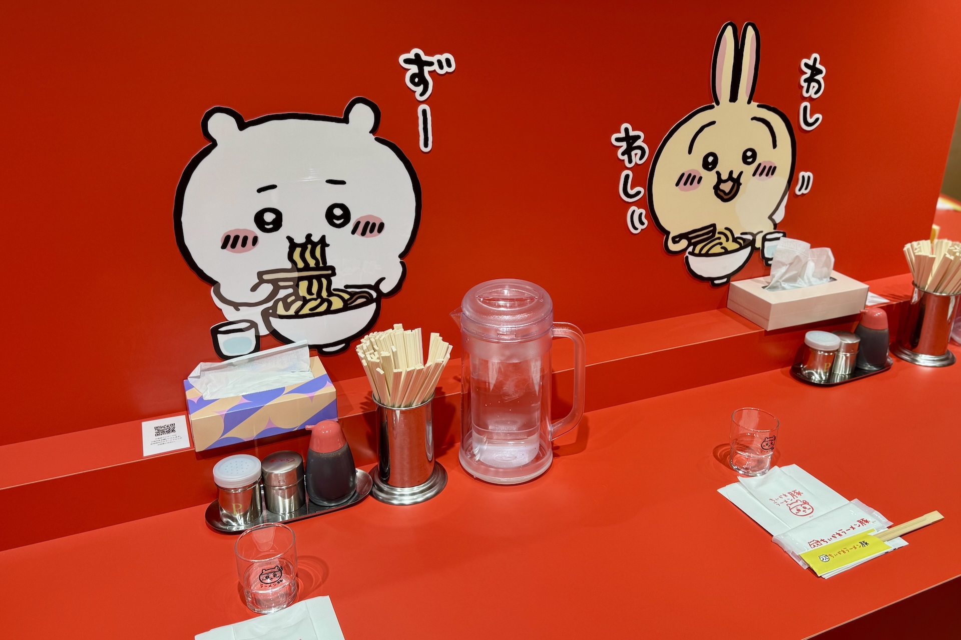 カウンターにもちいかわたちの装飾