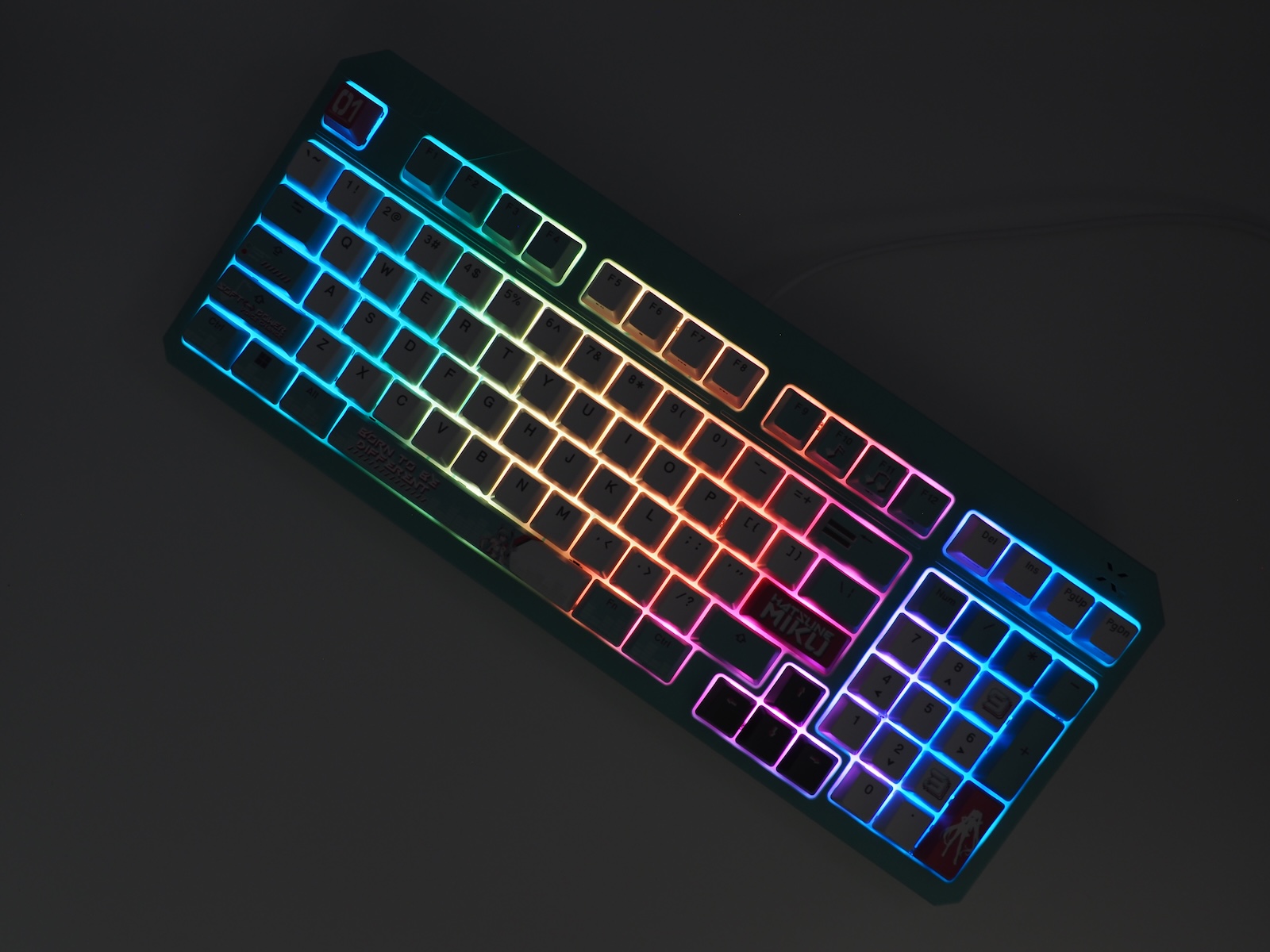 RGBライティングも搭載。「Armoury Crate Gear」でカスタマイズできる