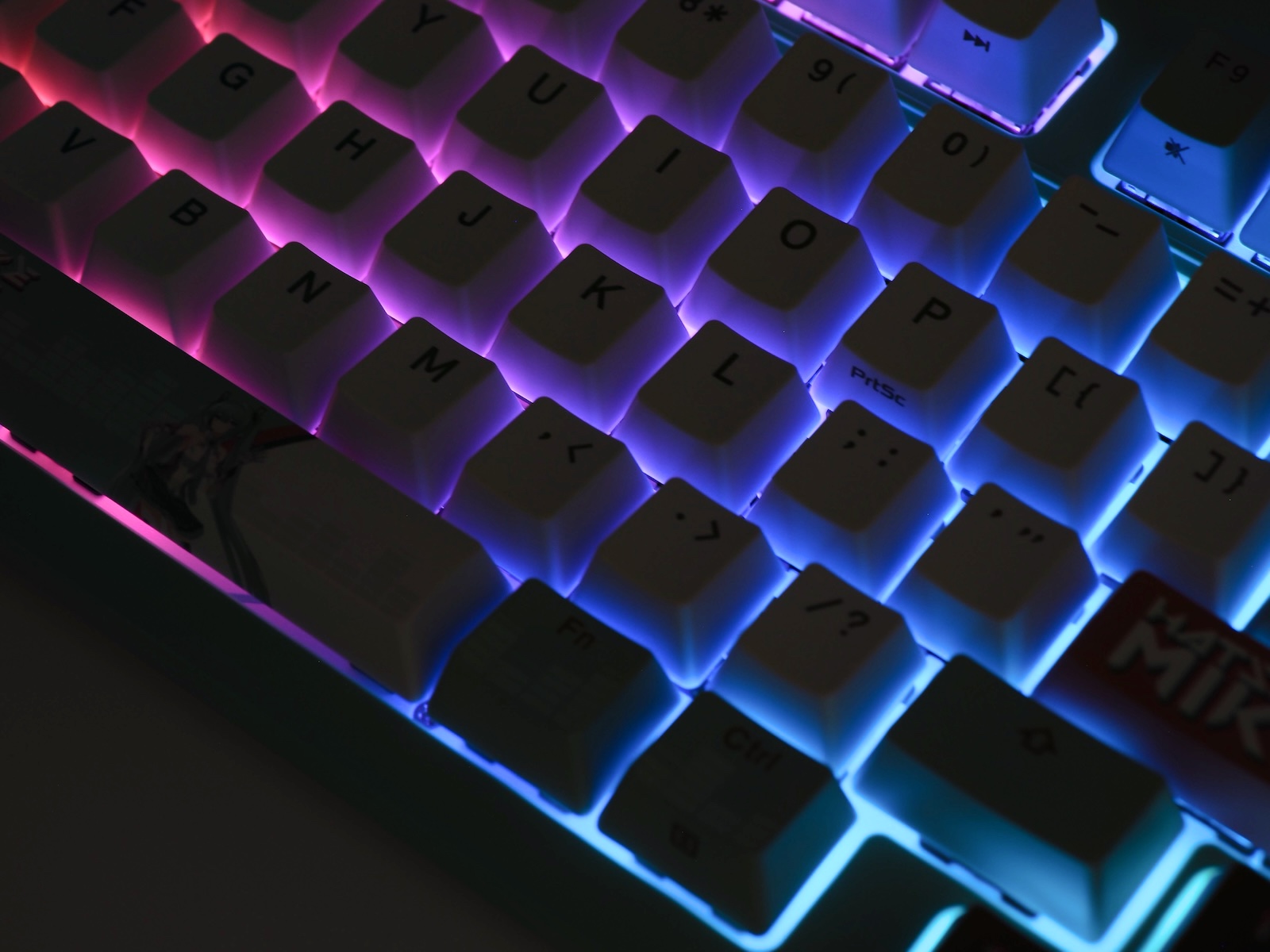 だが、初音ミクモデルのキースイッチは透過しない