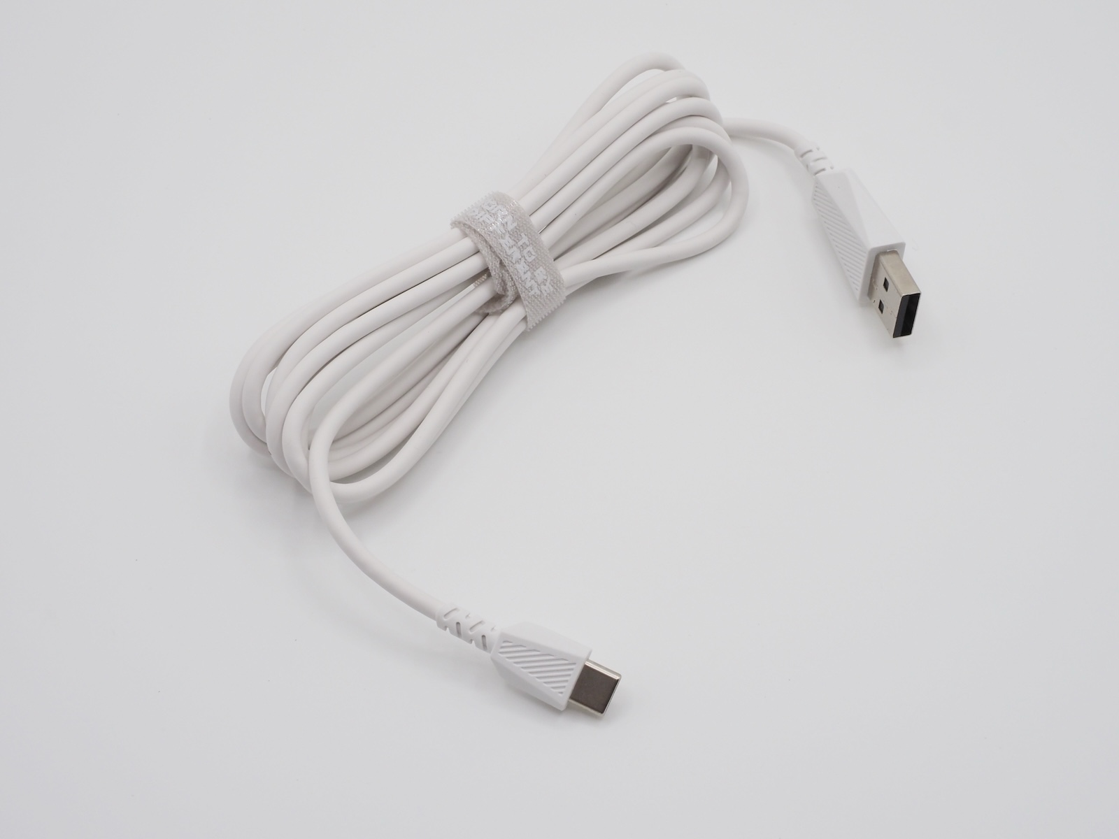 USB Type-C to Aケーブルも付属している