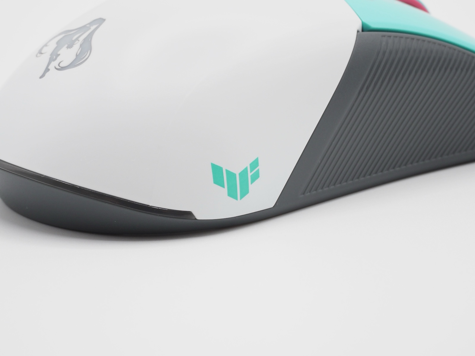 TUF Gamingロゴもミク仕様