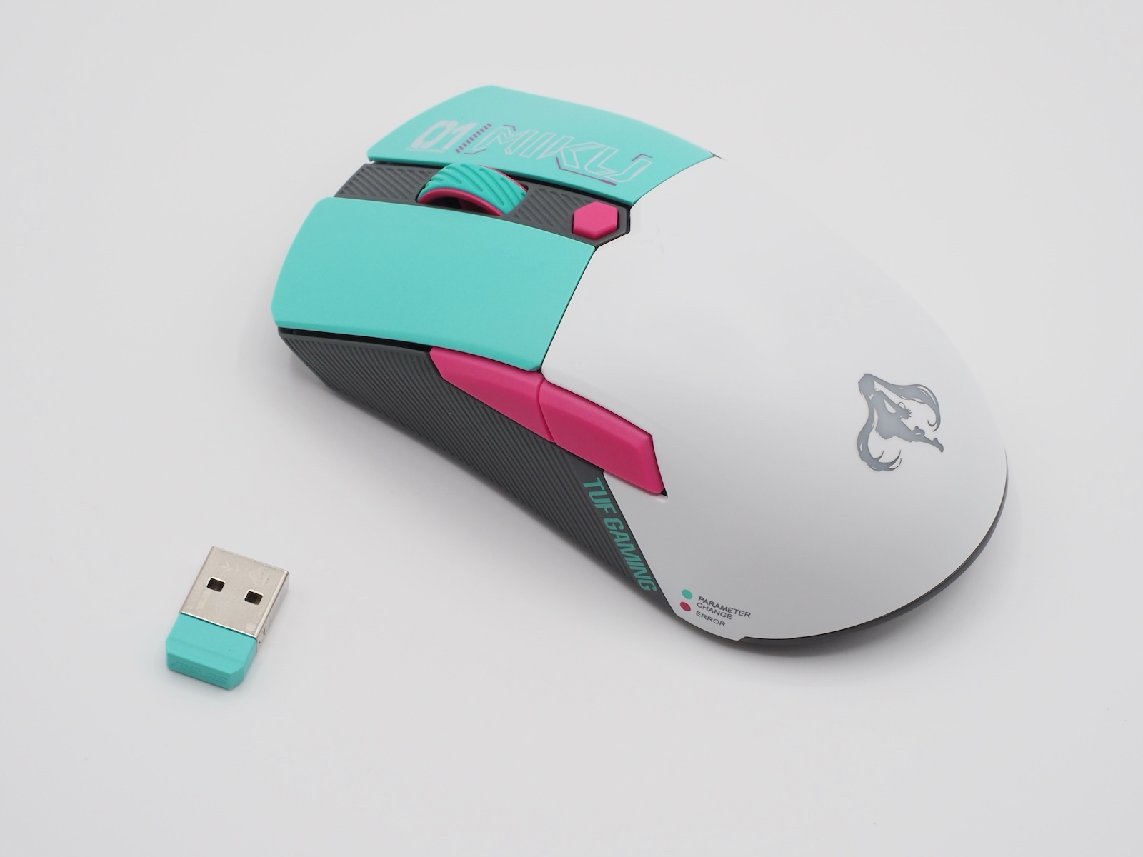 接続は2.4GHz無線、Bluetooth、有線の3種類に対応