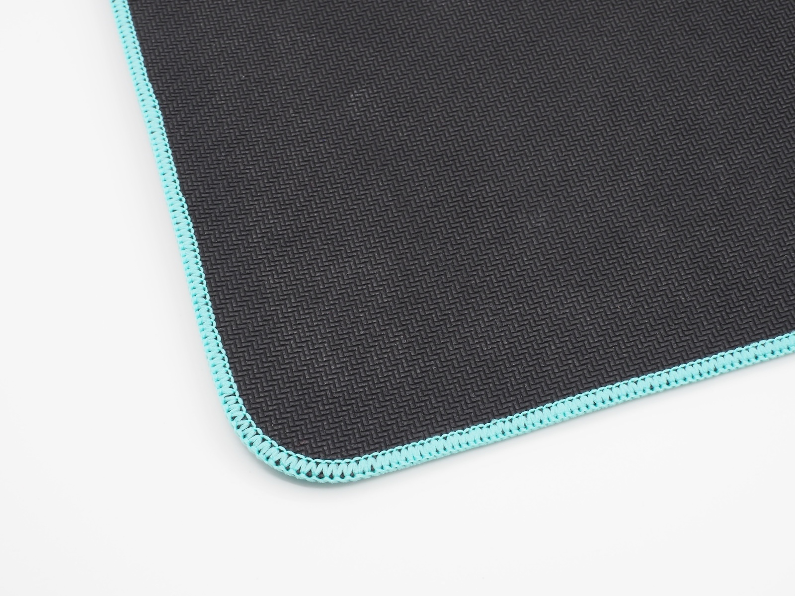 裏面はラバーベースで、滑りにくい