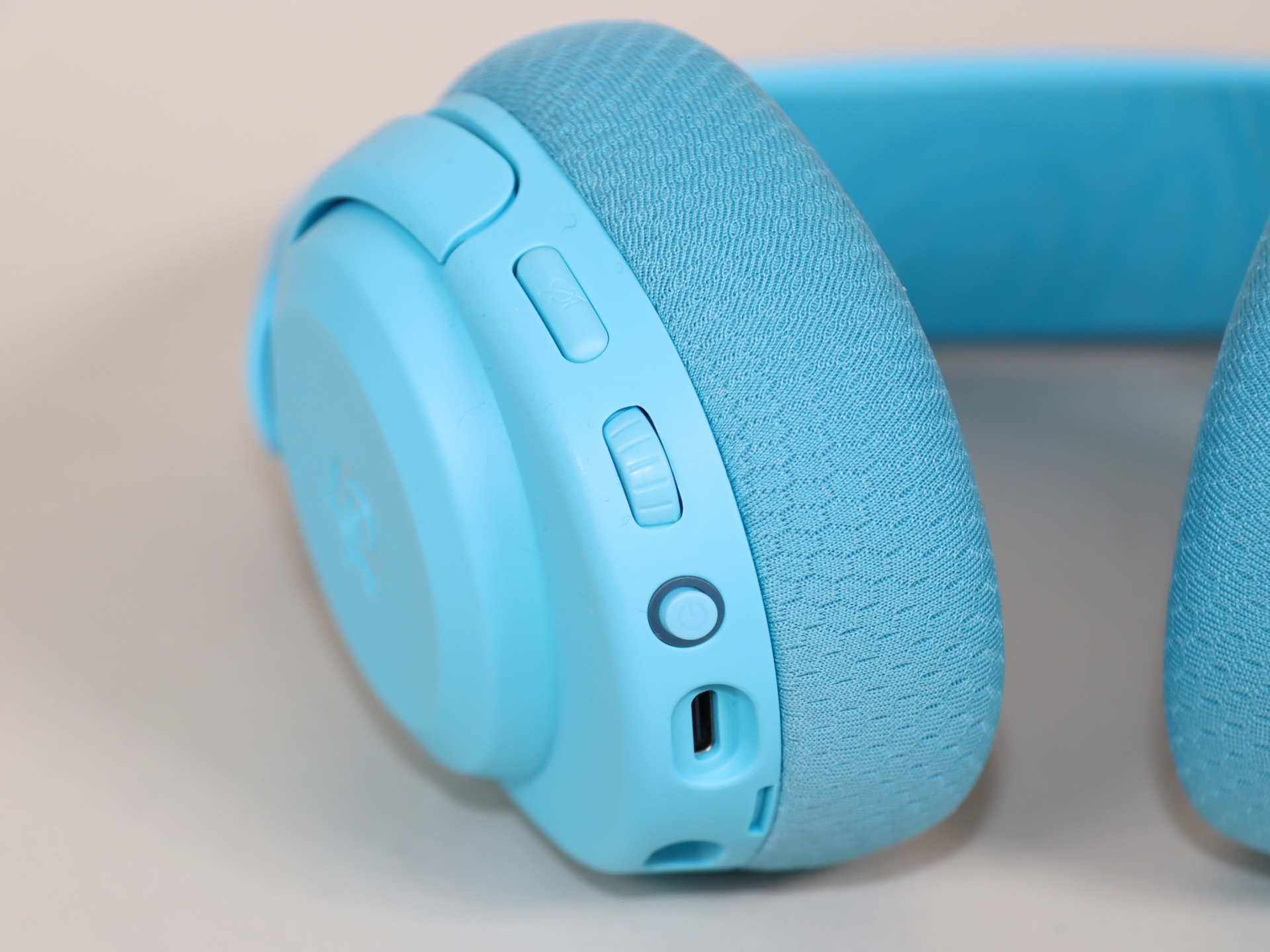 ボタン類は左側に集約