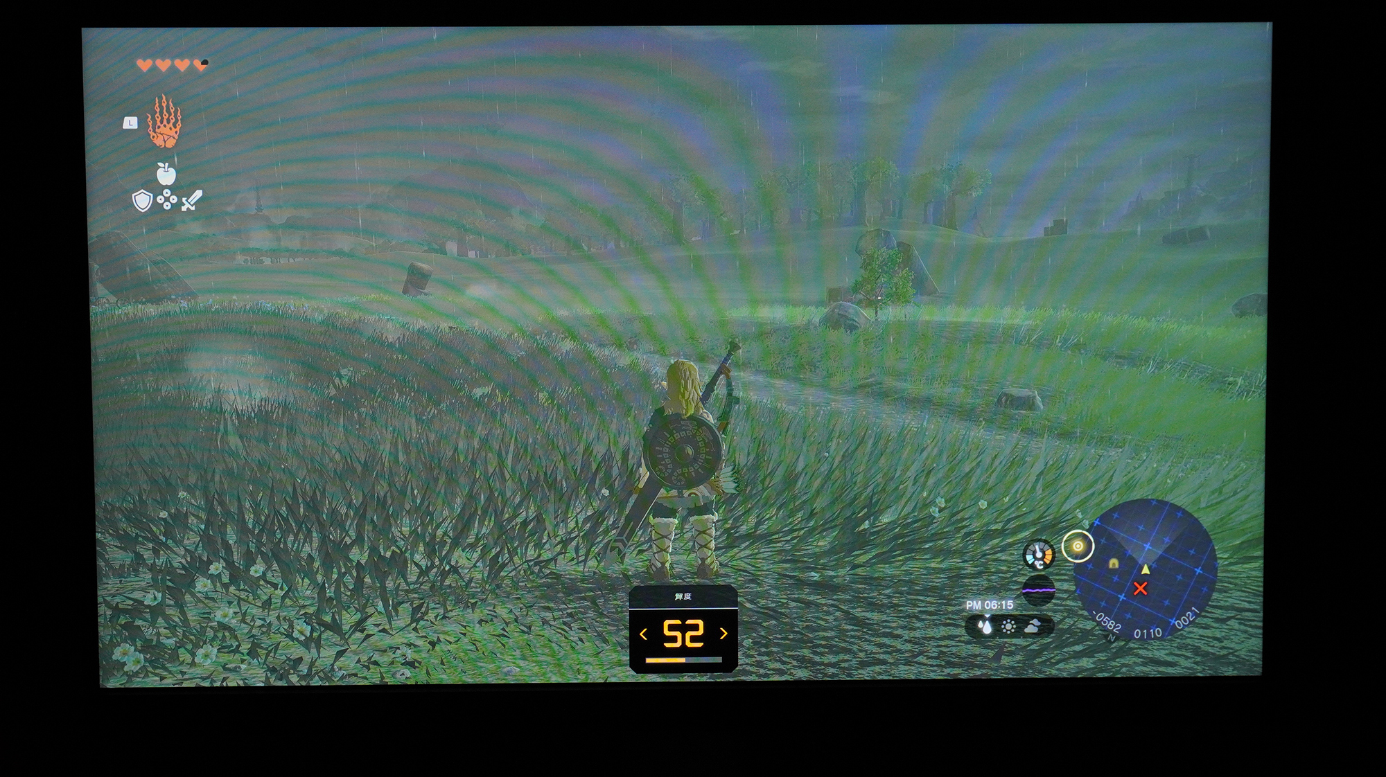 暗い場所ではまぶしすぎないように輝度が自動で下がる