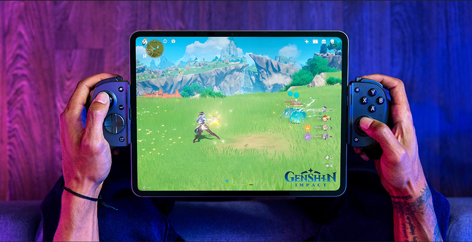 iPad ProやiPad Airを含む最大13インチのフルサイズタブレットに対応