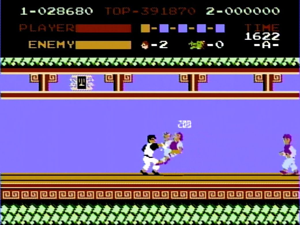 パンチで「つかみ男」を倒した場合は200点となる