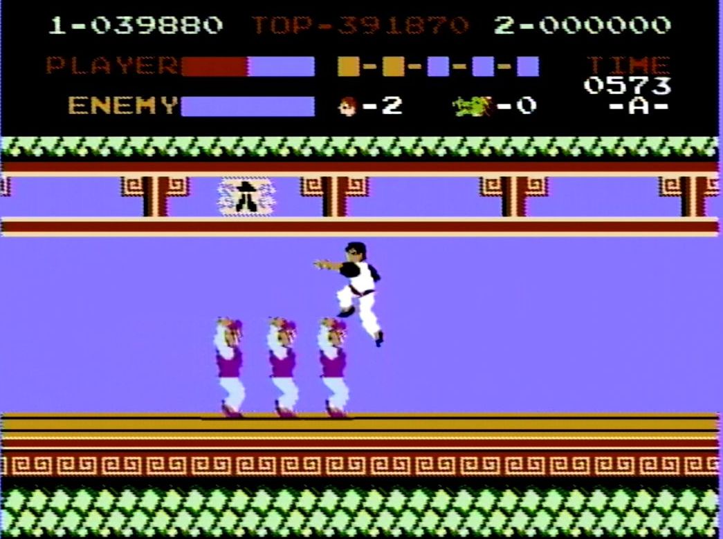 こちらはジャンプパンチ。ジャンプキックに比べ攻撃範囲が狭く、使う機会はかなり限定される