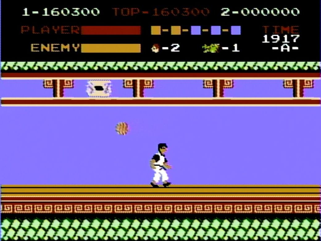 「クス玉」は一定時間が経過すると破裂し、破片に当たるとダメージを受ける