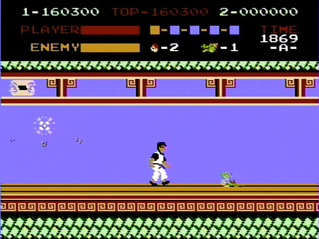 「クス玉」は一定時間が経過すると破裂し、破片に当たるとダメージを受ける