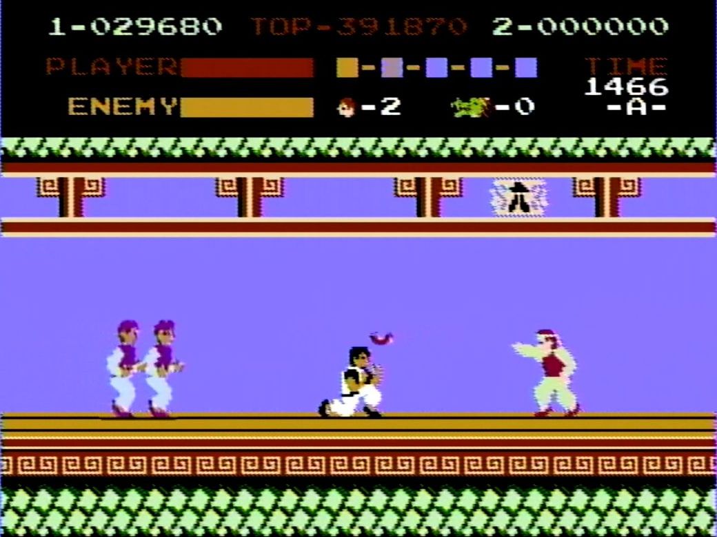 ステージ2のボスは、飛び道具を放つブーメラン使い