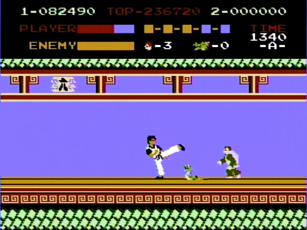 ステージ4のボスである妖術使いは、摩訶不思議な攻撃を次々と繰り出す強敵