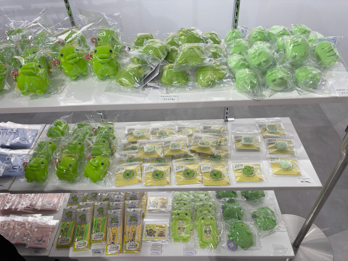 こちらにはくちぱっちのグッズが目白押し