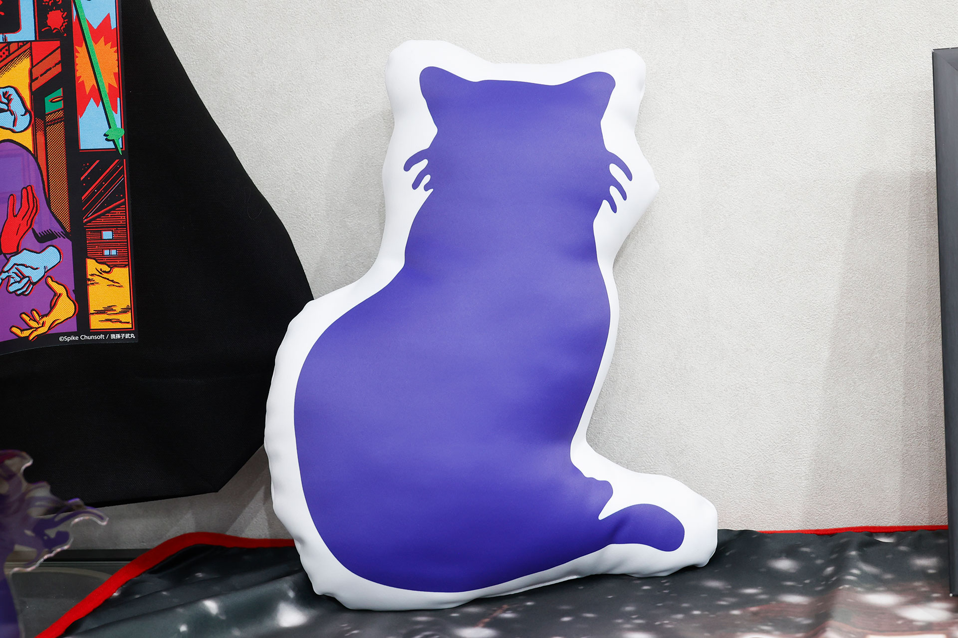 等身大サイズの「ダイカットクッション／ジェニー」