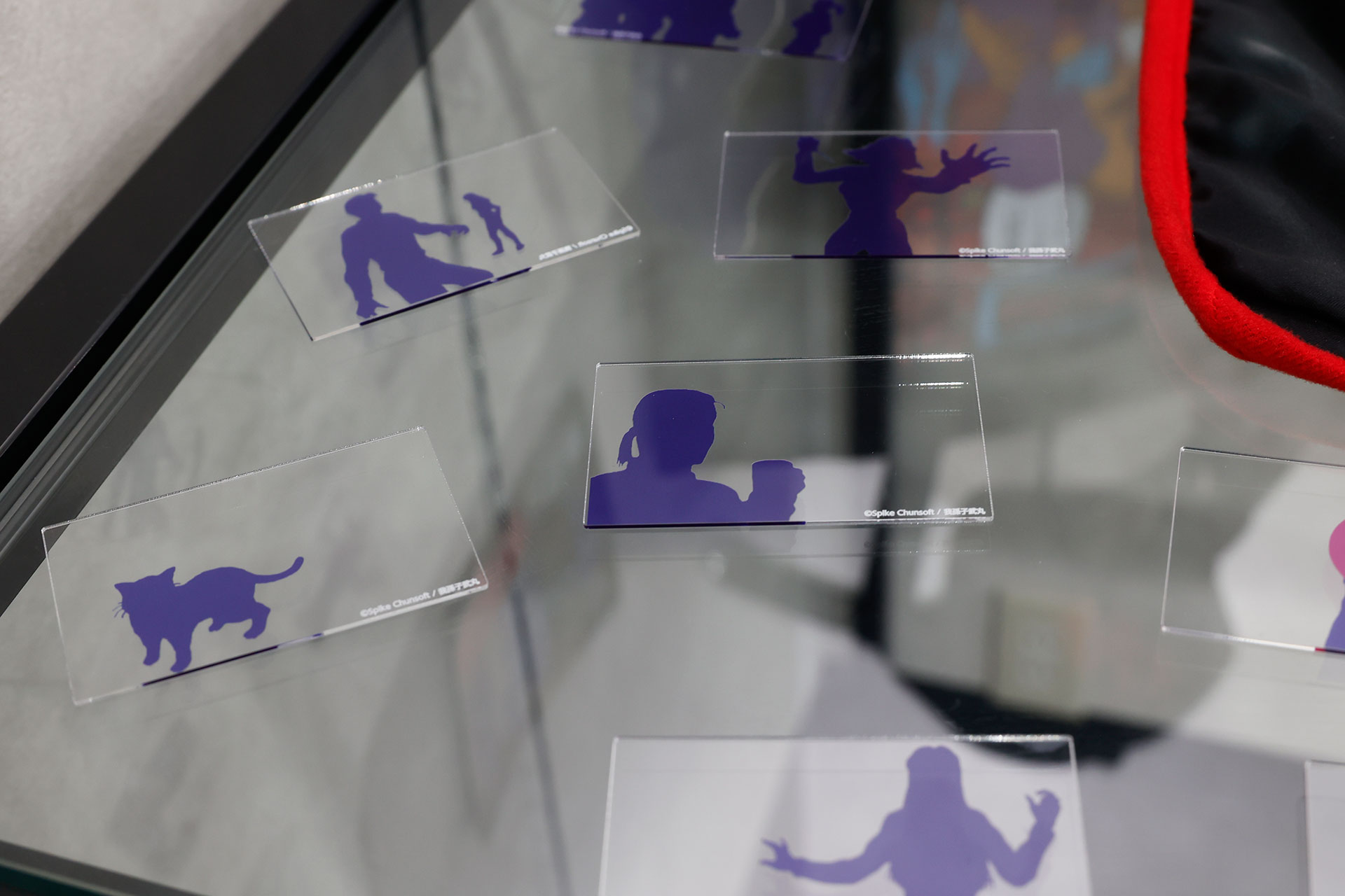 「トレーディングアクリルフォトカード」。13種類のうちどれかランダムでが入っている